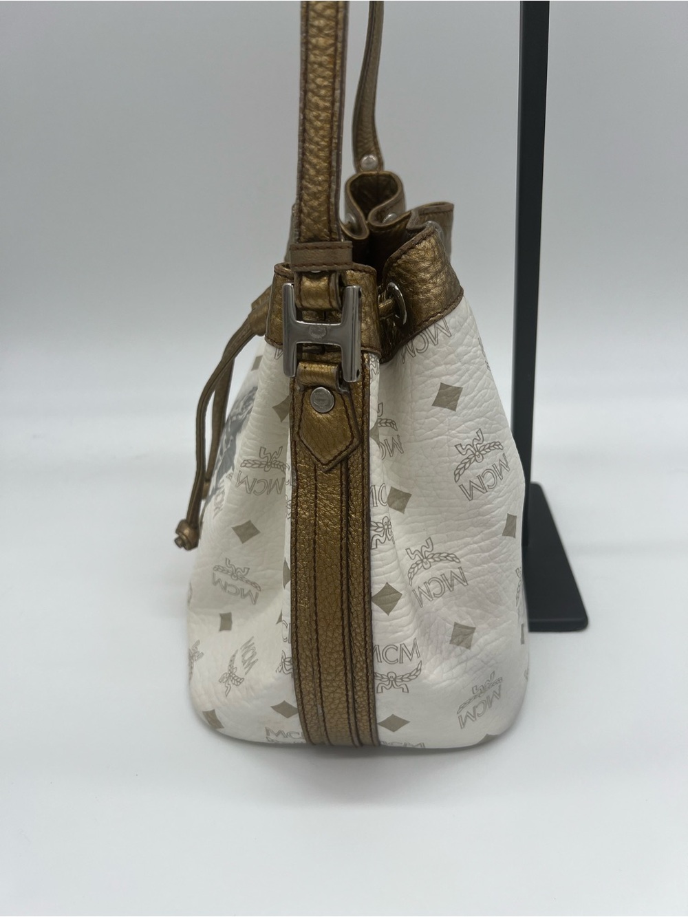 Authentic MCM White Visetos Drawstring Bucket Bag Metallic Bronze Trim - Picture 4 of 8